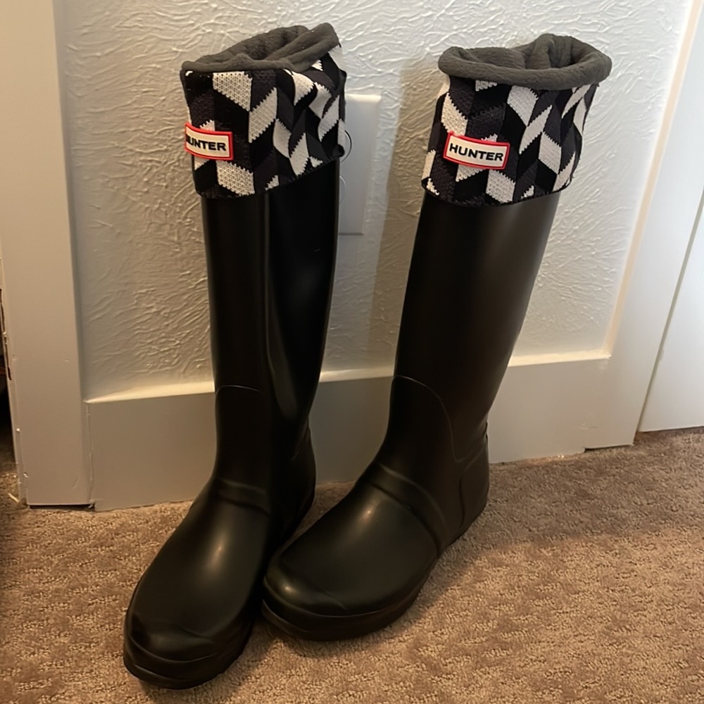 Matte black hunter rainboots